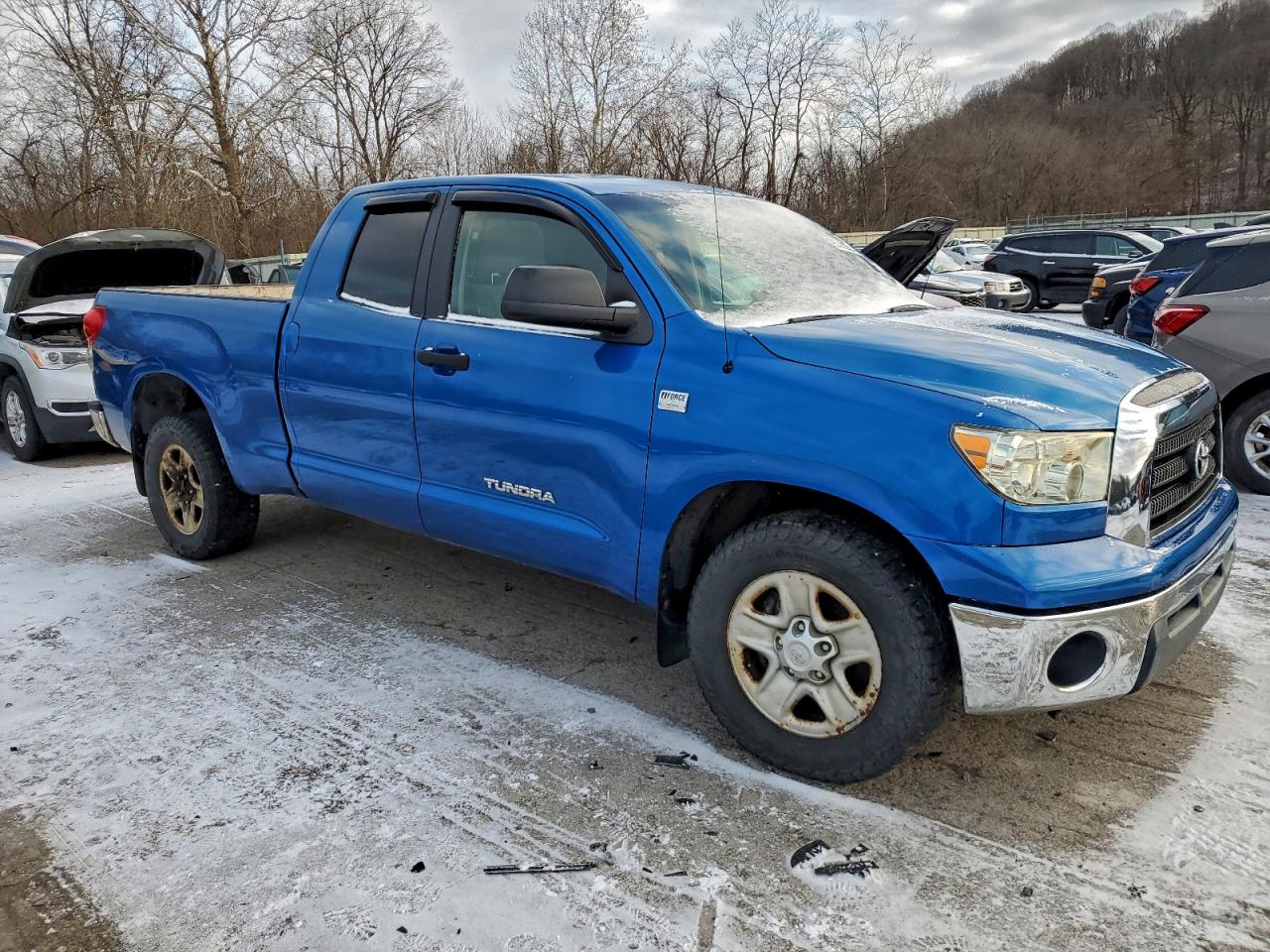 Toyota Tundra Double Cab Image 3