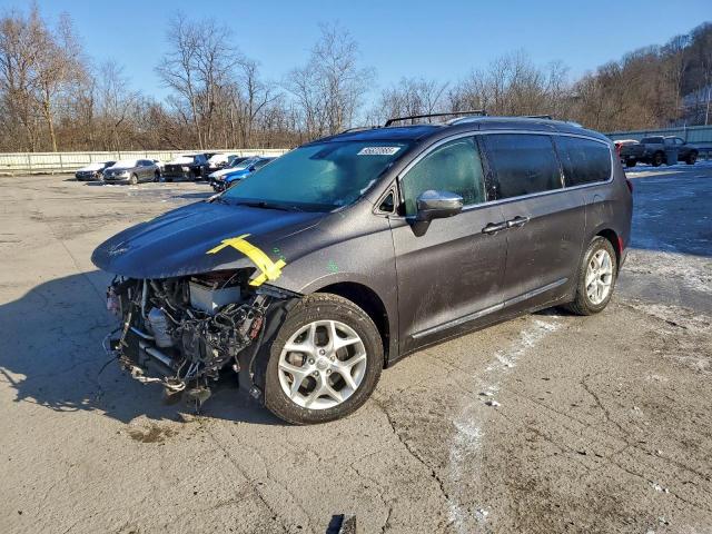  Salvage Chrysler Pacifica