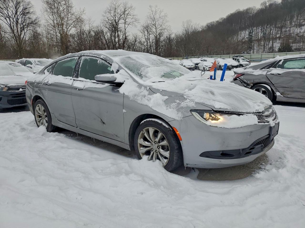 Chrysler 200 S Image 2