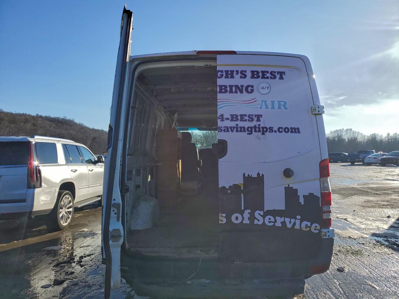 Dodge Sprinter 2500 Image 9