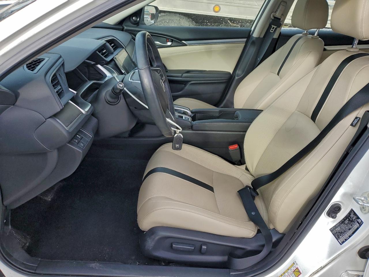 Honda Civic Touring Image 5