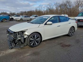  Salvage Nissan Altima