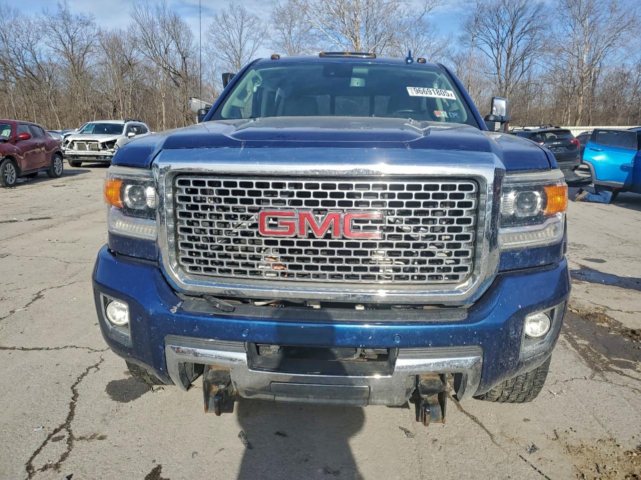 GMC Sierra K2500 Denali Image 11