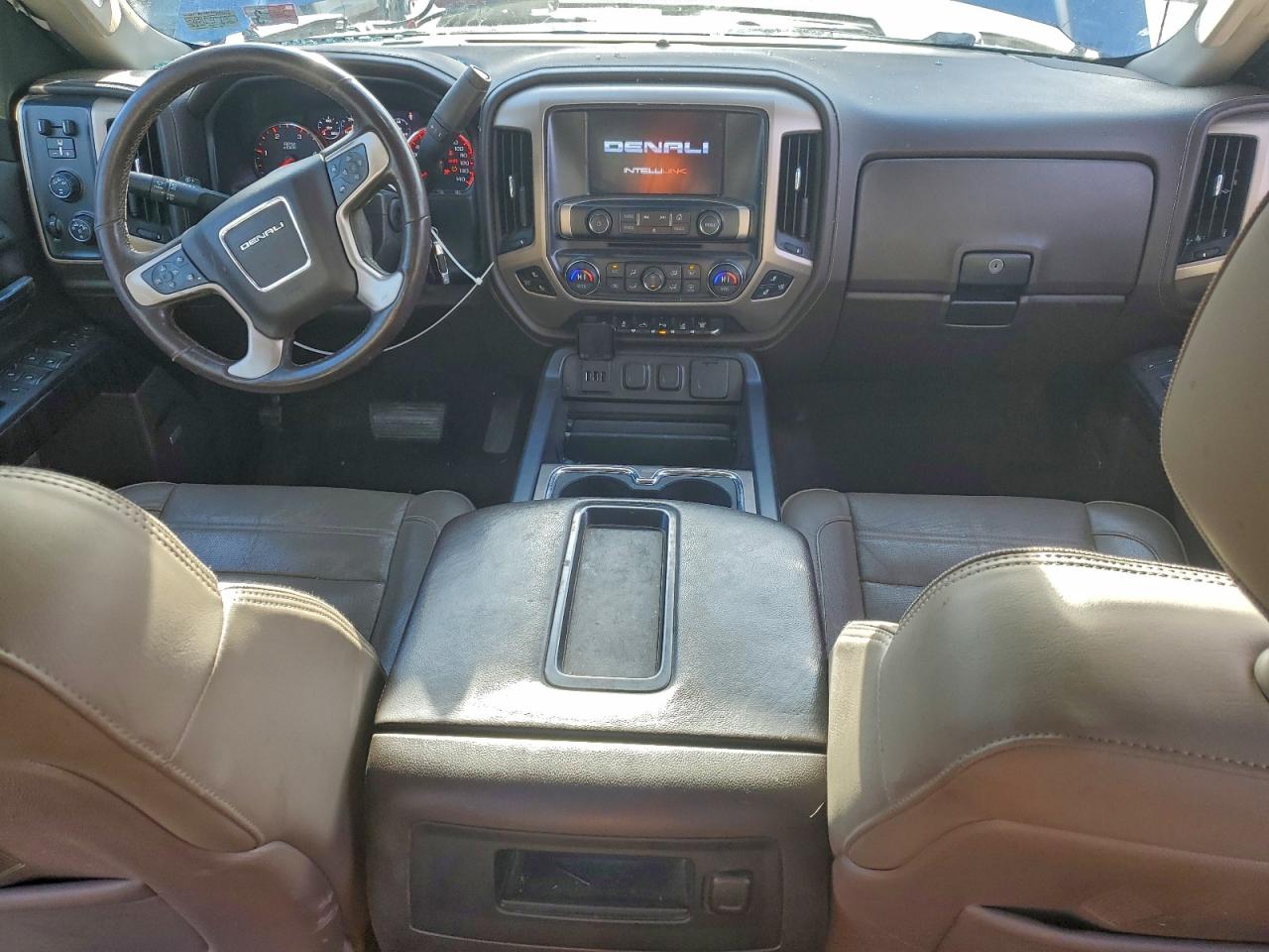 GMC Sierra K2500 Denali Image 5