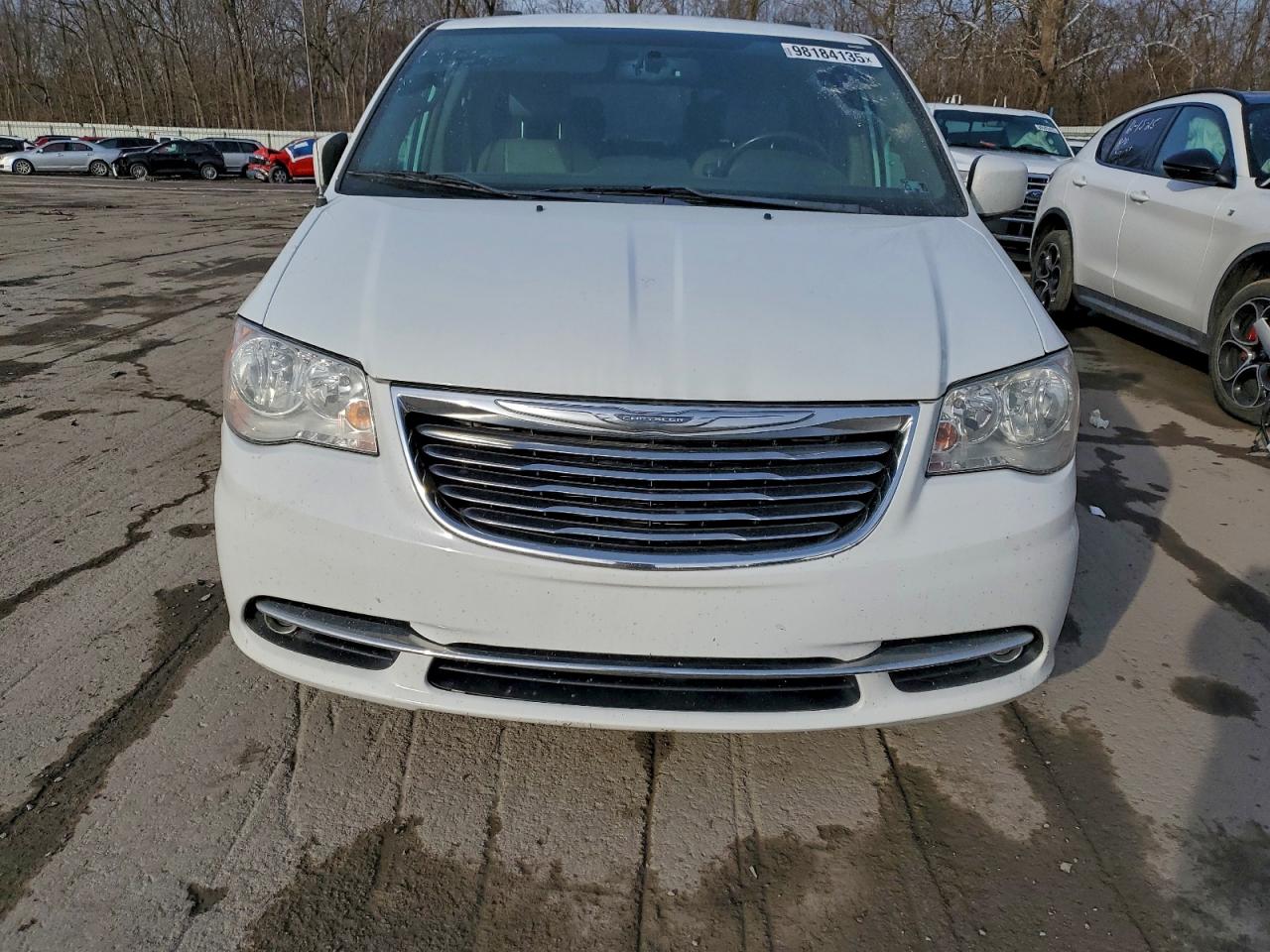 Chrysler Minivan Touring Image 3