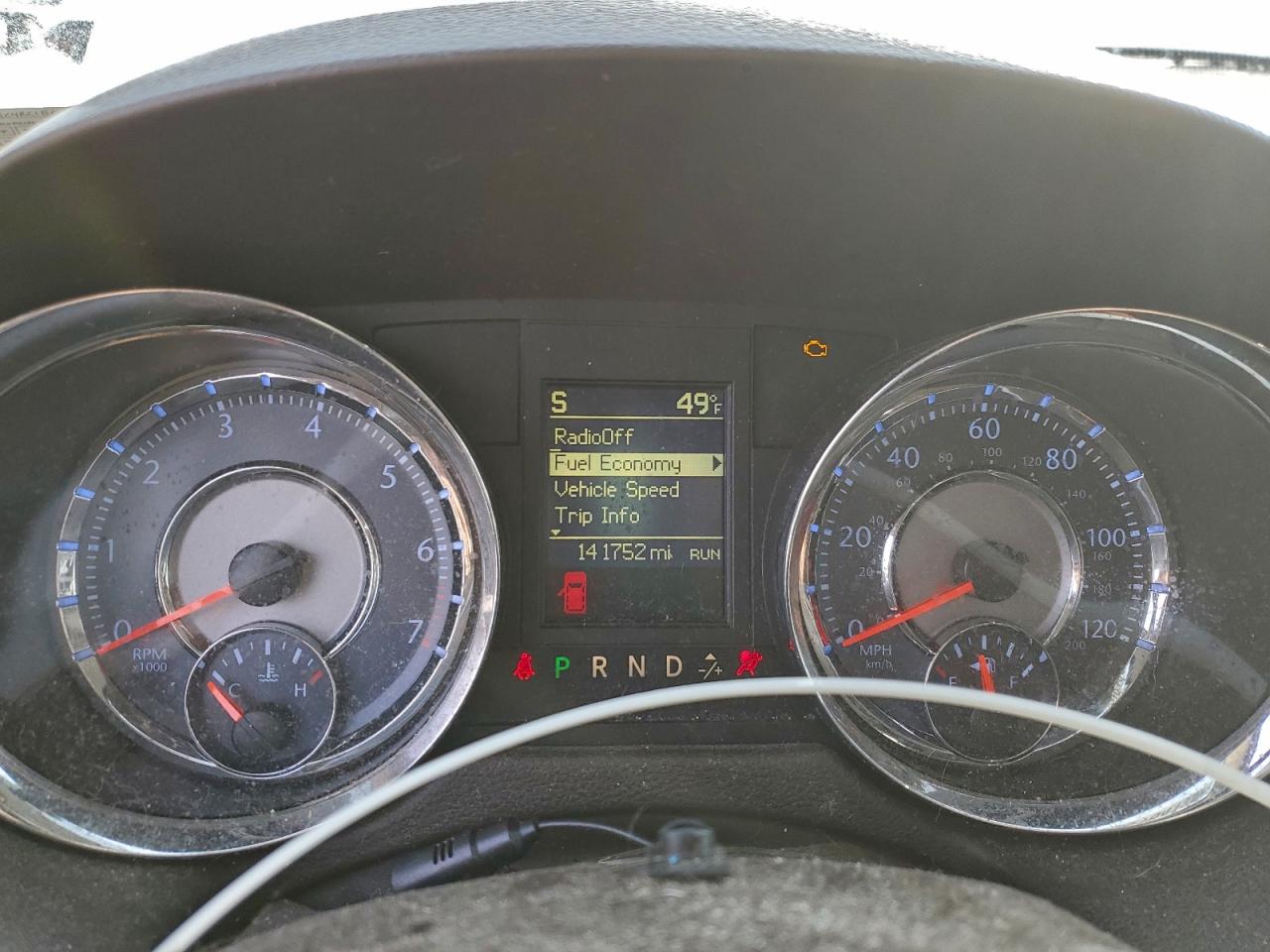 Chrysler Minivan Touring Image 7