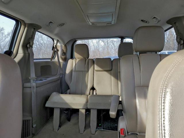 Chrysler Minivan Touring Image 8