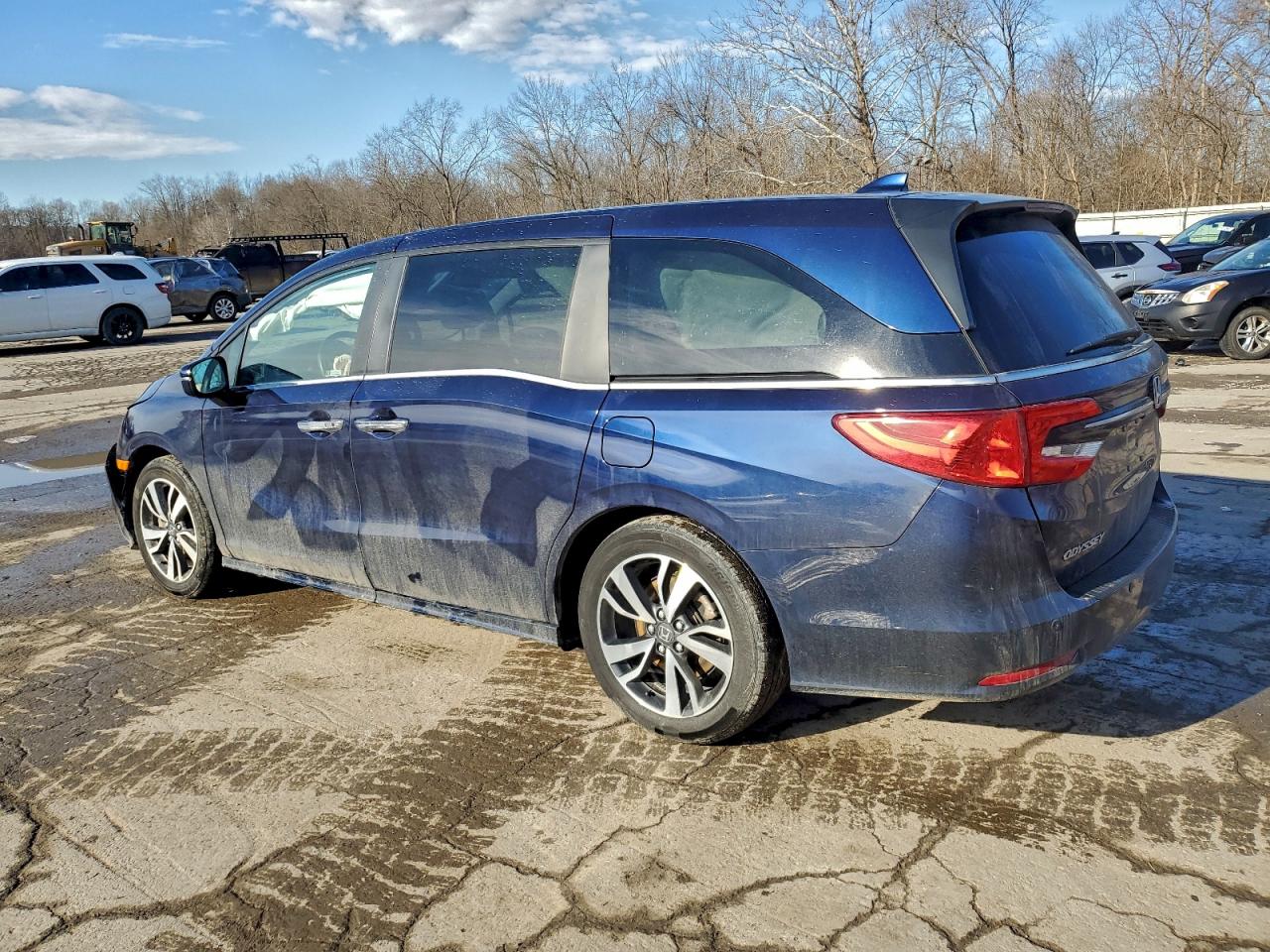 Honda Odyssey Touring Image 2