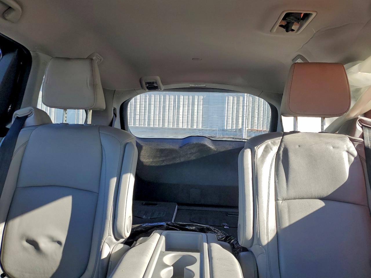 Honda Odyssey Touring Image 12