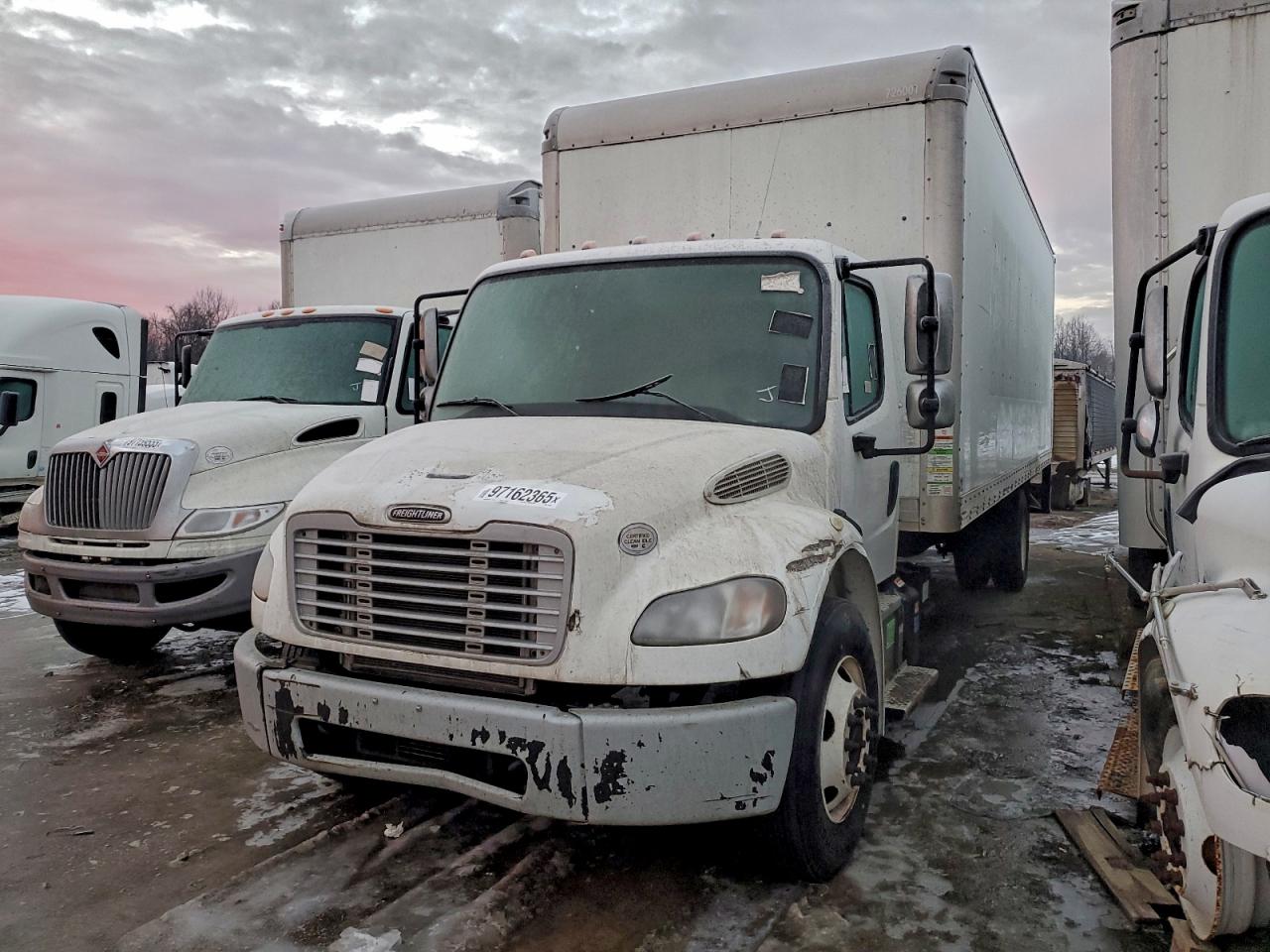 Freightliner M2 106 Medium Duty Image 1