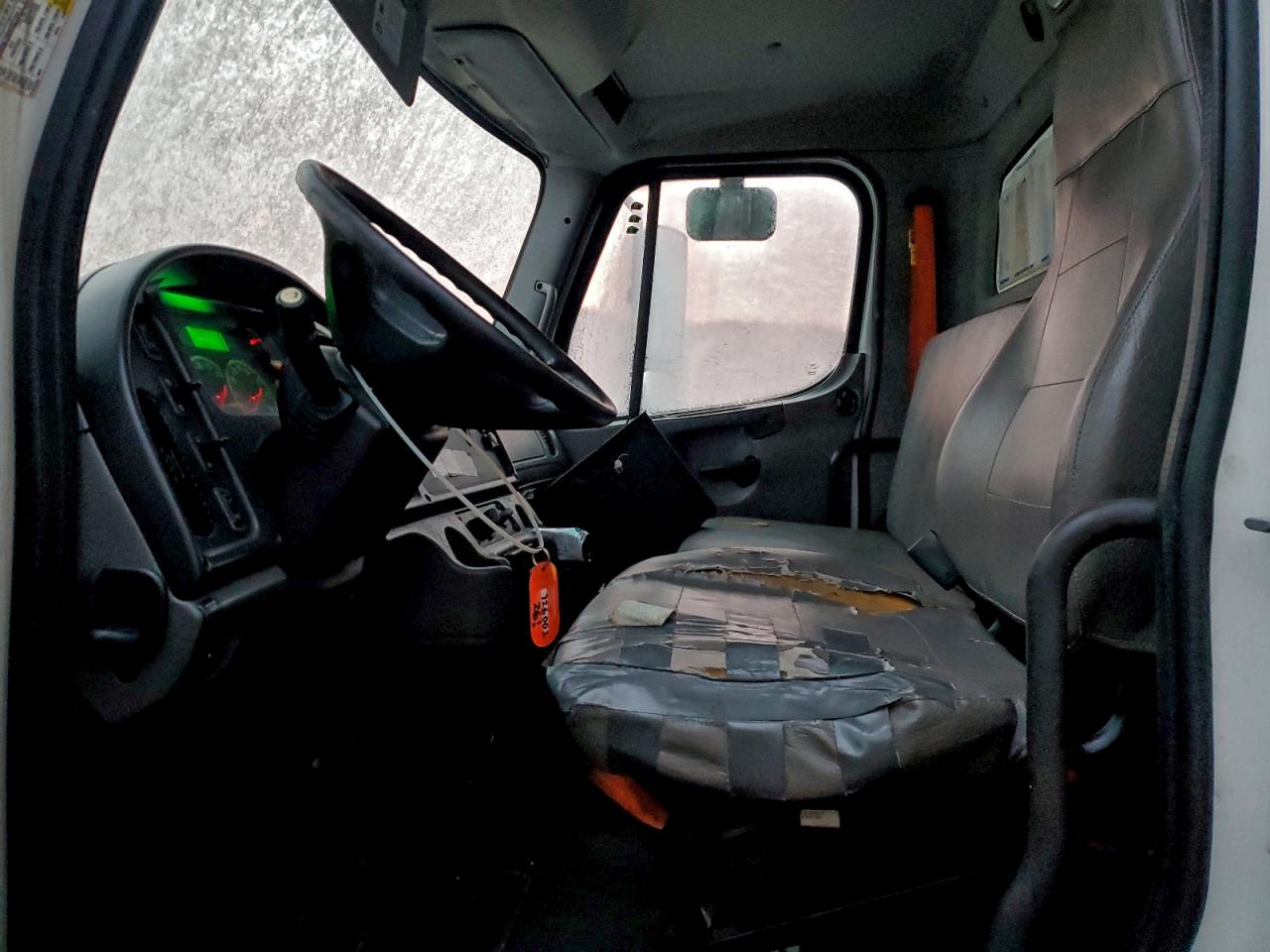 Freightliner M2 106 Medium Duty Image 2