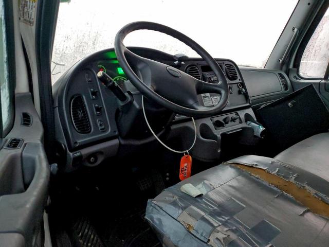 Freightliner M2 106 Medium Duty Image 5