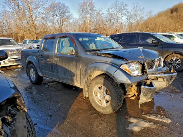 Nissan Frontier Crew Cab Le Image 2