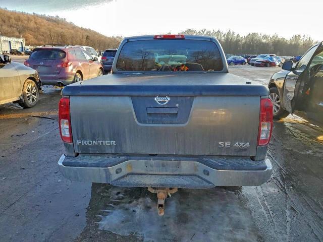 Nissan Frontier Crew Cab Le Image 9