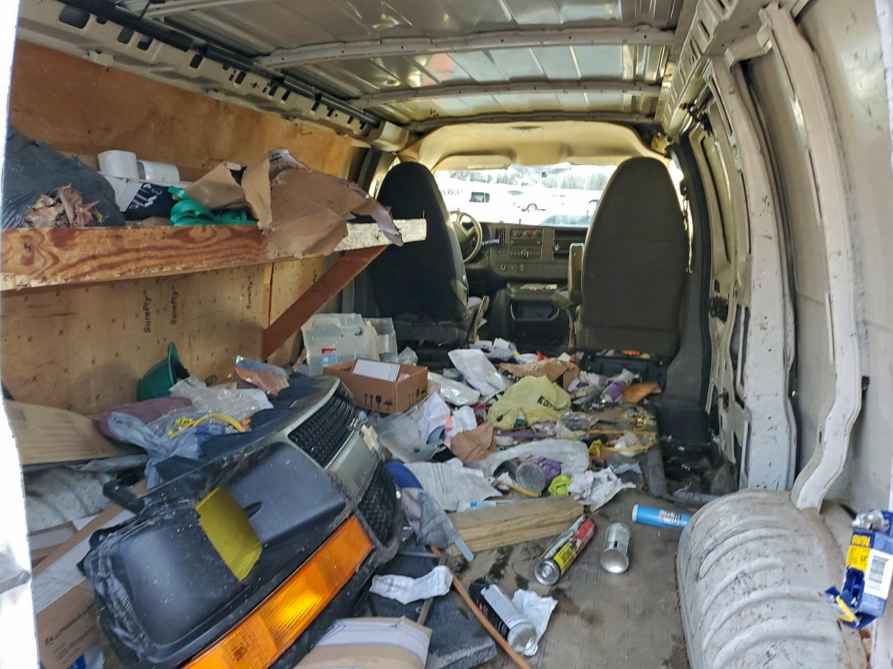 Chevrolet Express Image 11