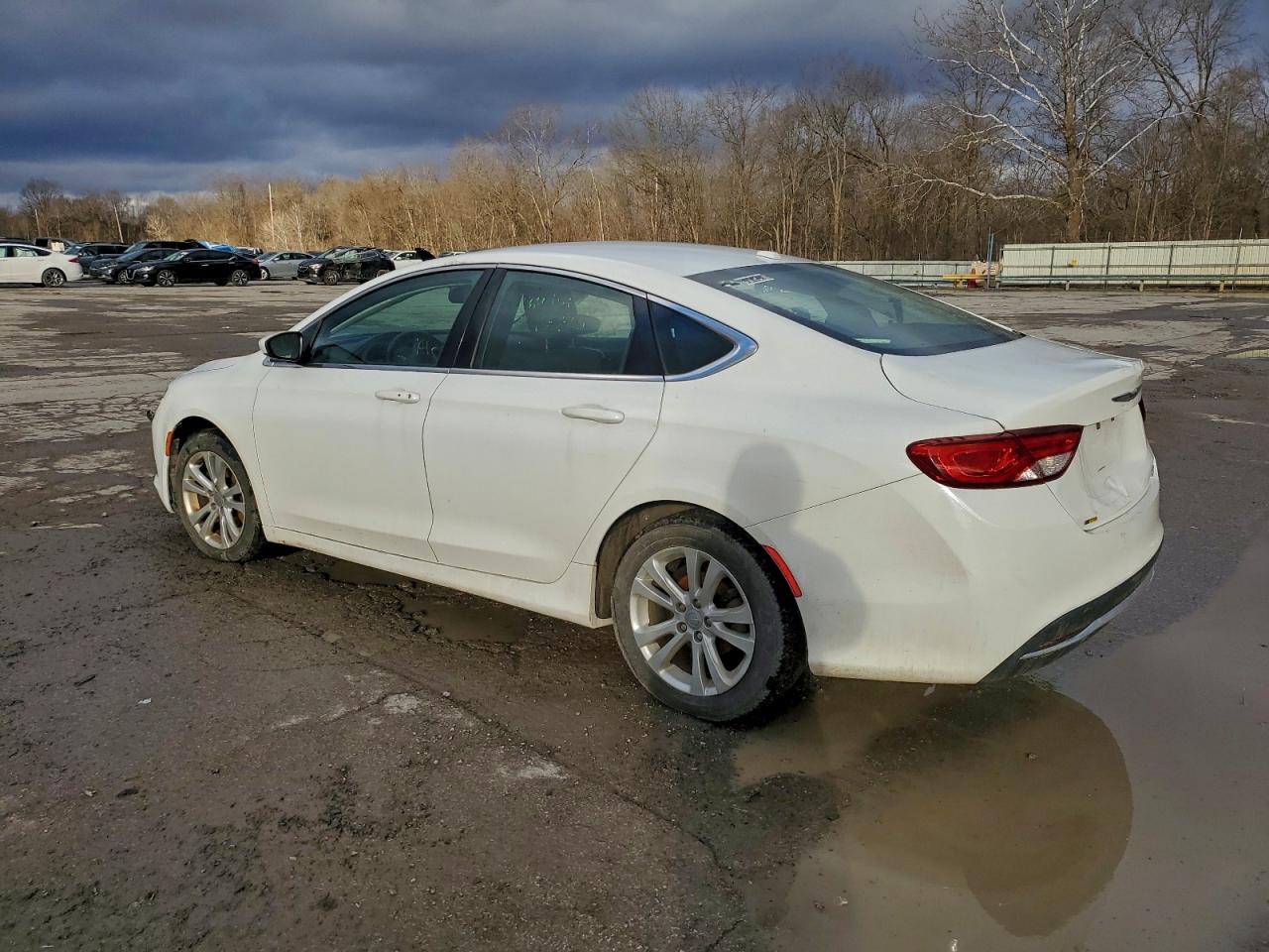 Chrysler 200 Limited Image 11