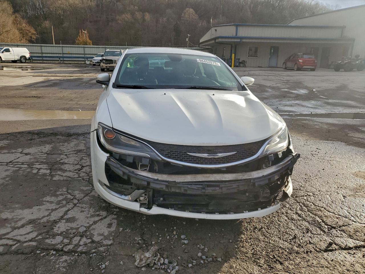 Chrysler 200 Limited Image 4