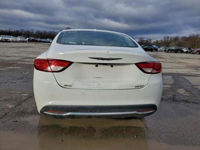 Chrysler 200 Limited Image 3