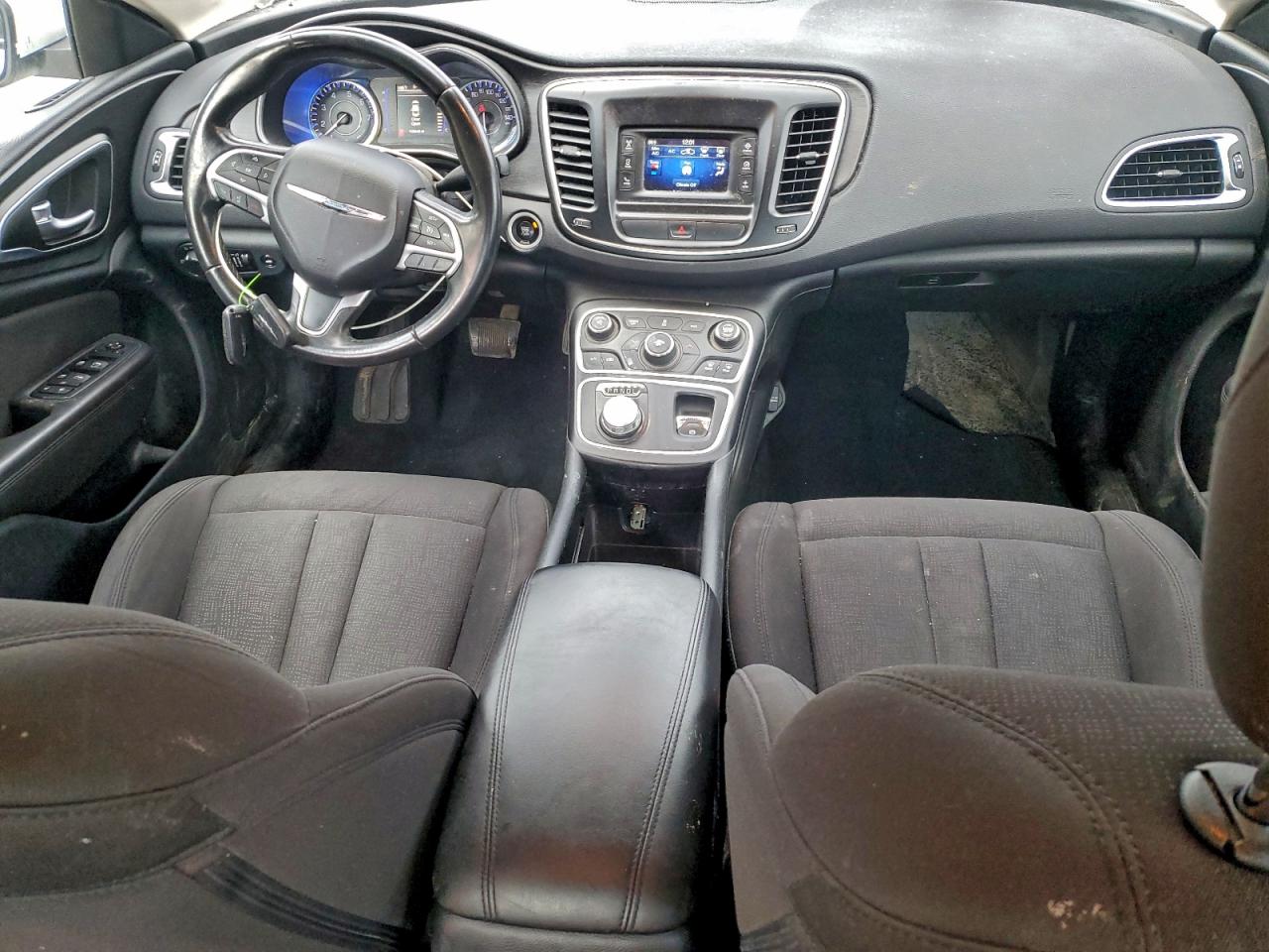 Chrysler 200 Limited Image 10