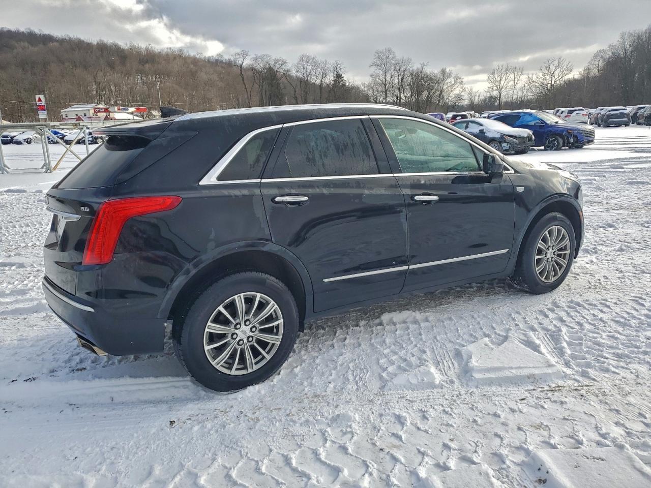 Cadillac XT5 Luxury Image 2