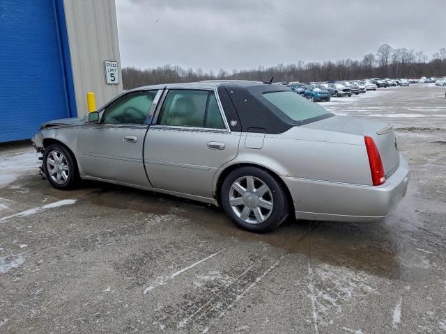 Cadillac DTS Image 6