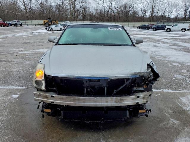 Cadillac DTS Image 11