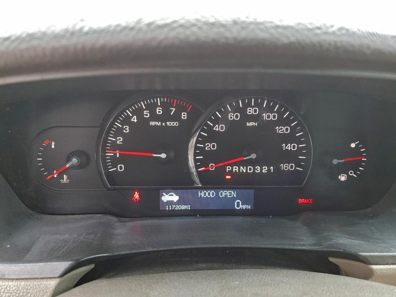 Cadillac DTS Image 3