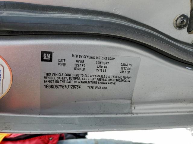 Cadillac DTS Image 2