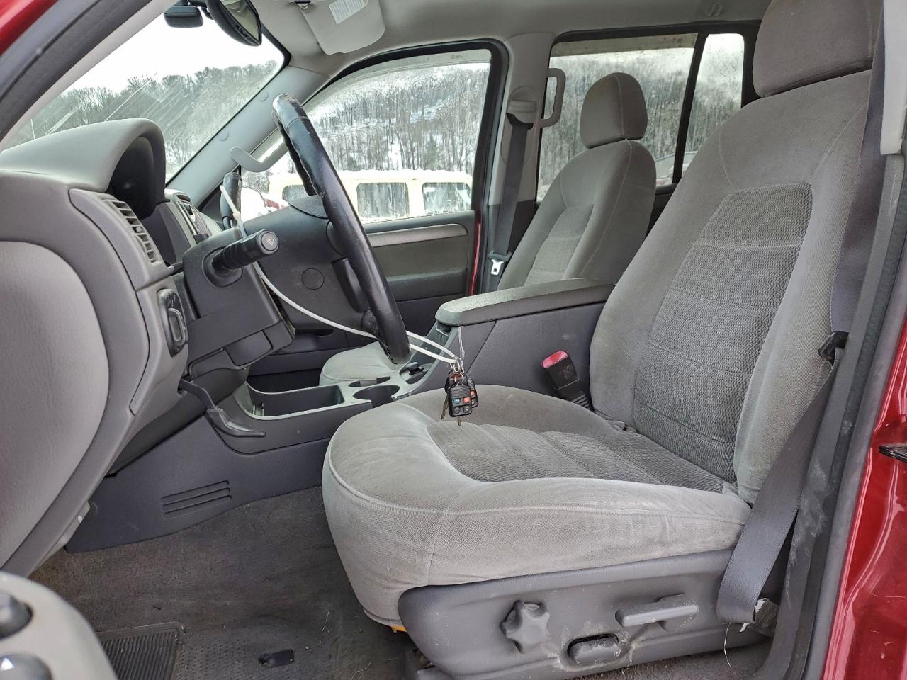 Ford Explorer Xlt Image 7