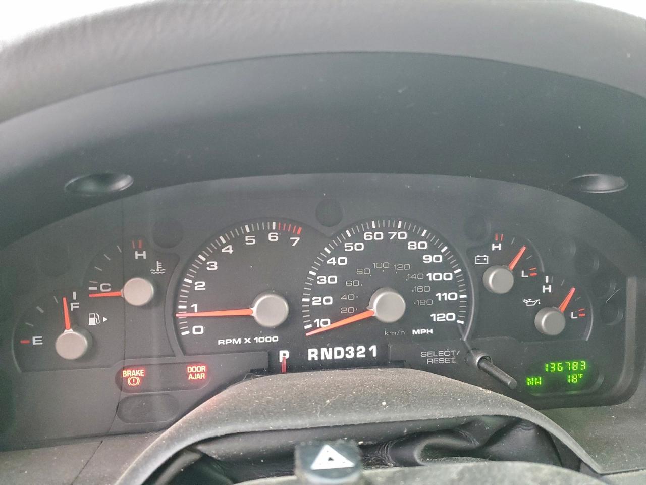 Ford Explorer Xlt Image 8