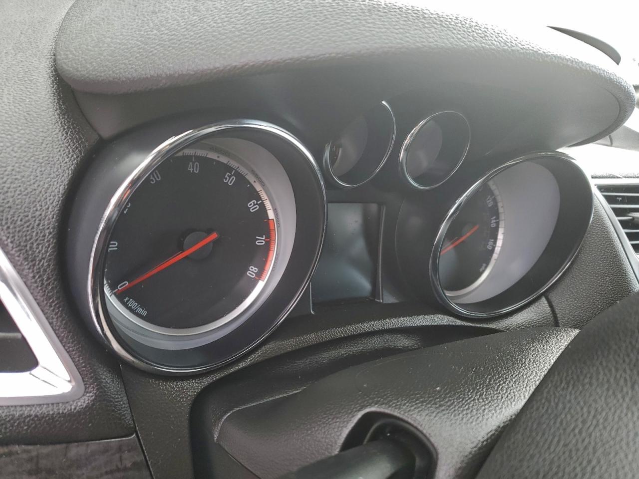 Buick Encore Convenience Image 10