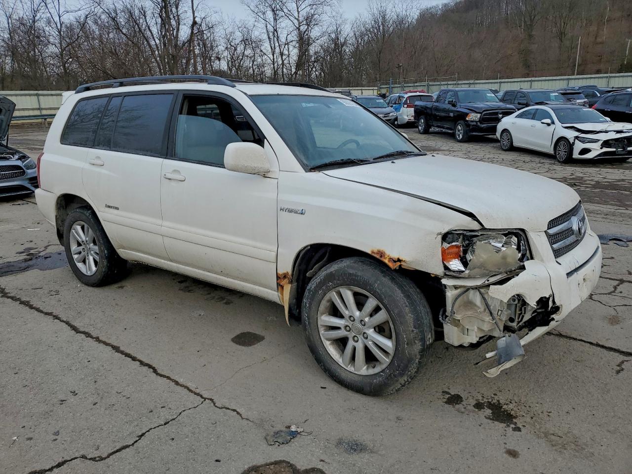 Toyota Highlander Hybrid Image 4