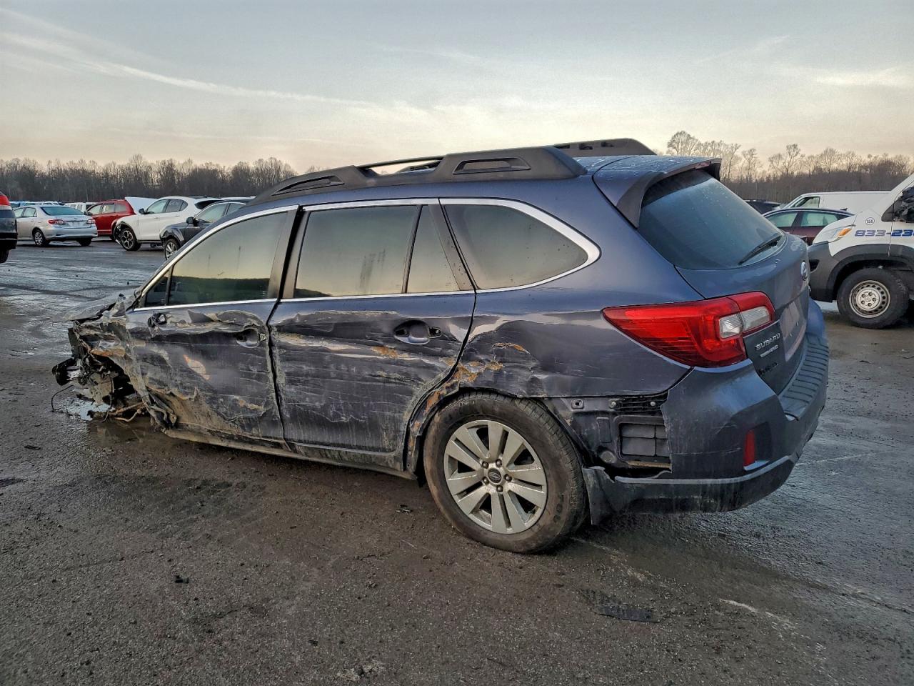 Subaru Outback 2.5i Image 10