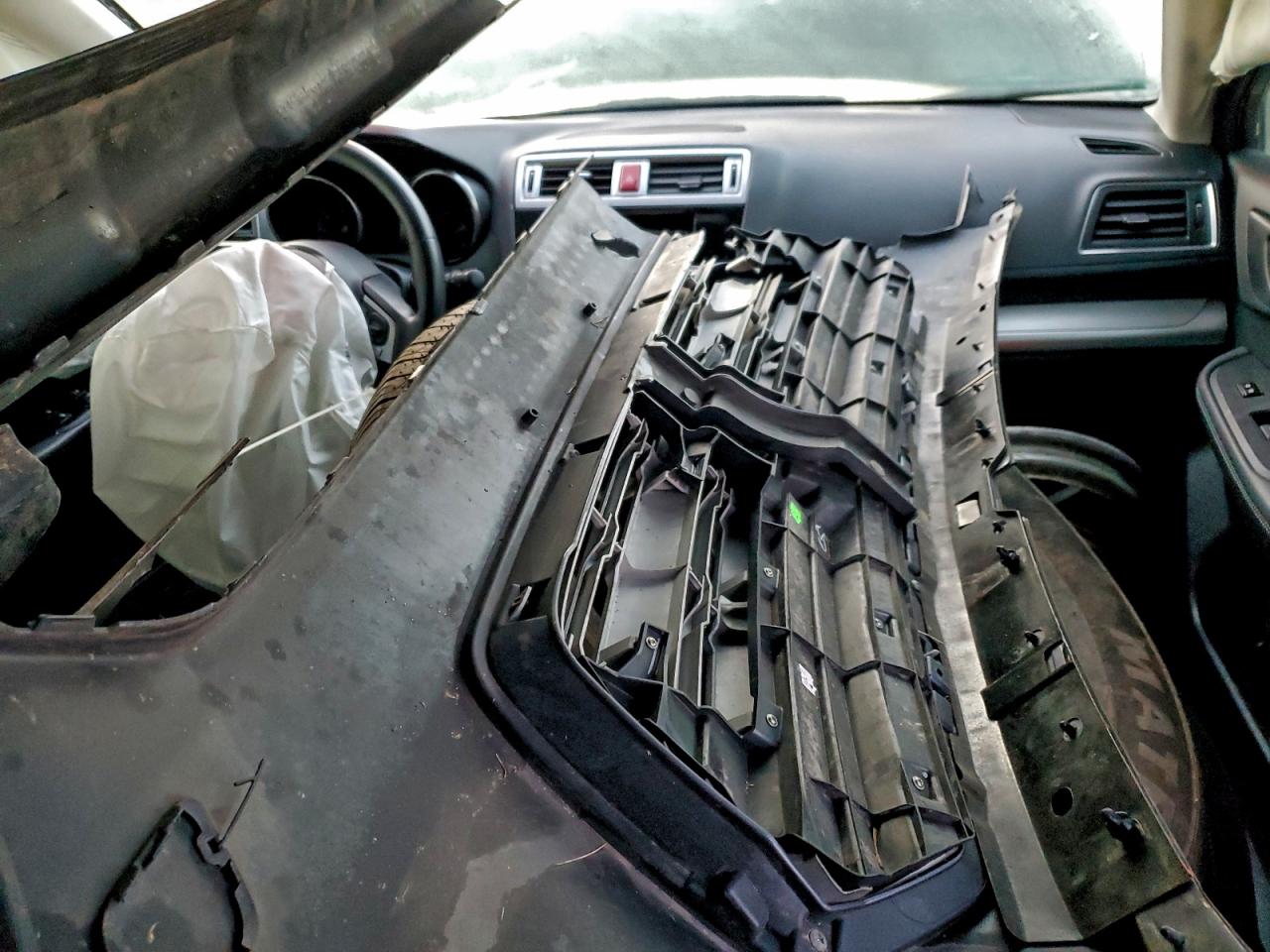 Subaru Outback 2.5i Image 6