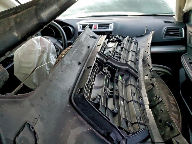 Subaru Outback 2.5i Image 6