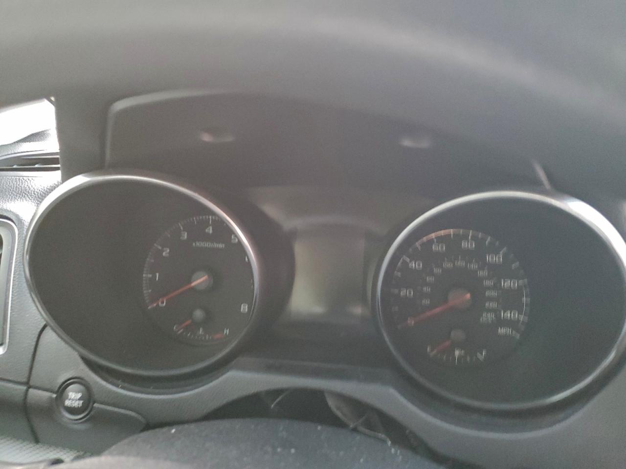 Subaru Outback 2.5i Image 4