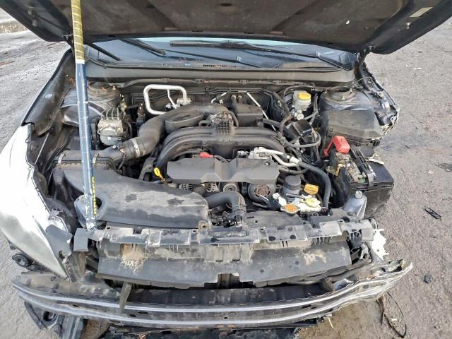 Subaru Outback 2.5i Image 12