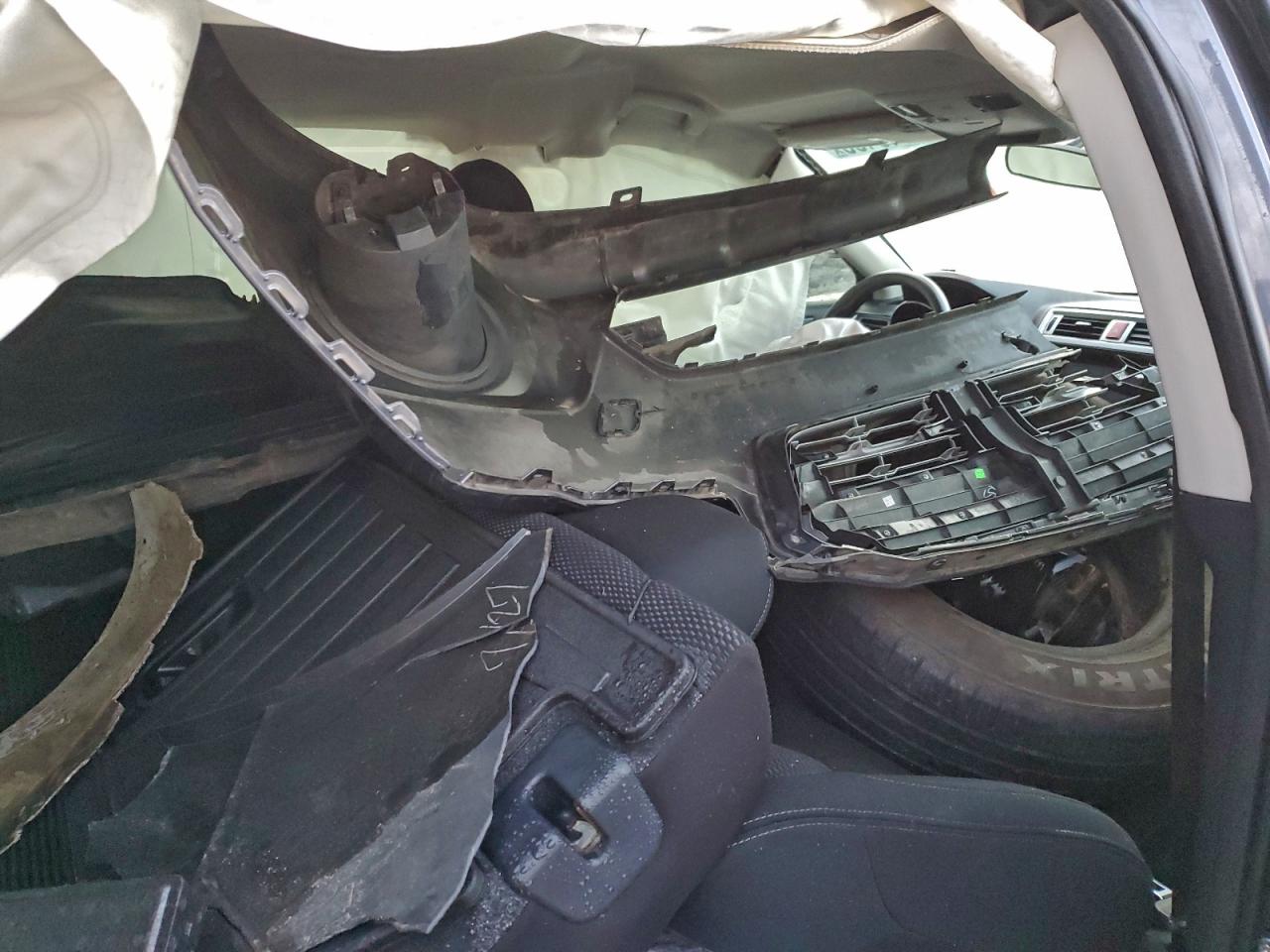 Subaru Outback 2.5i Image 14