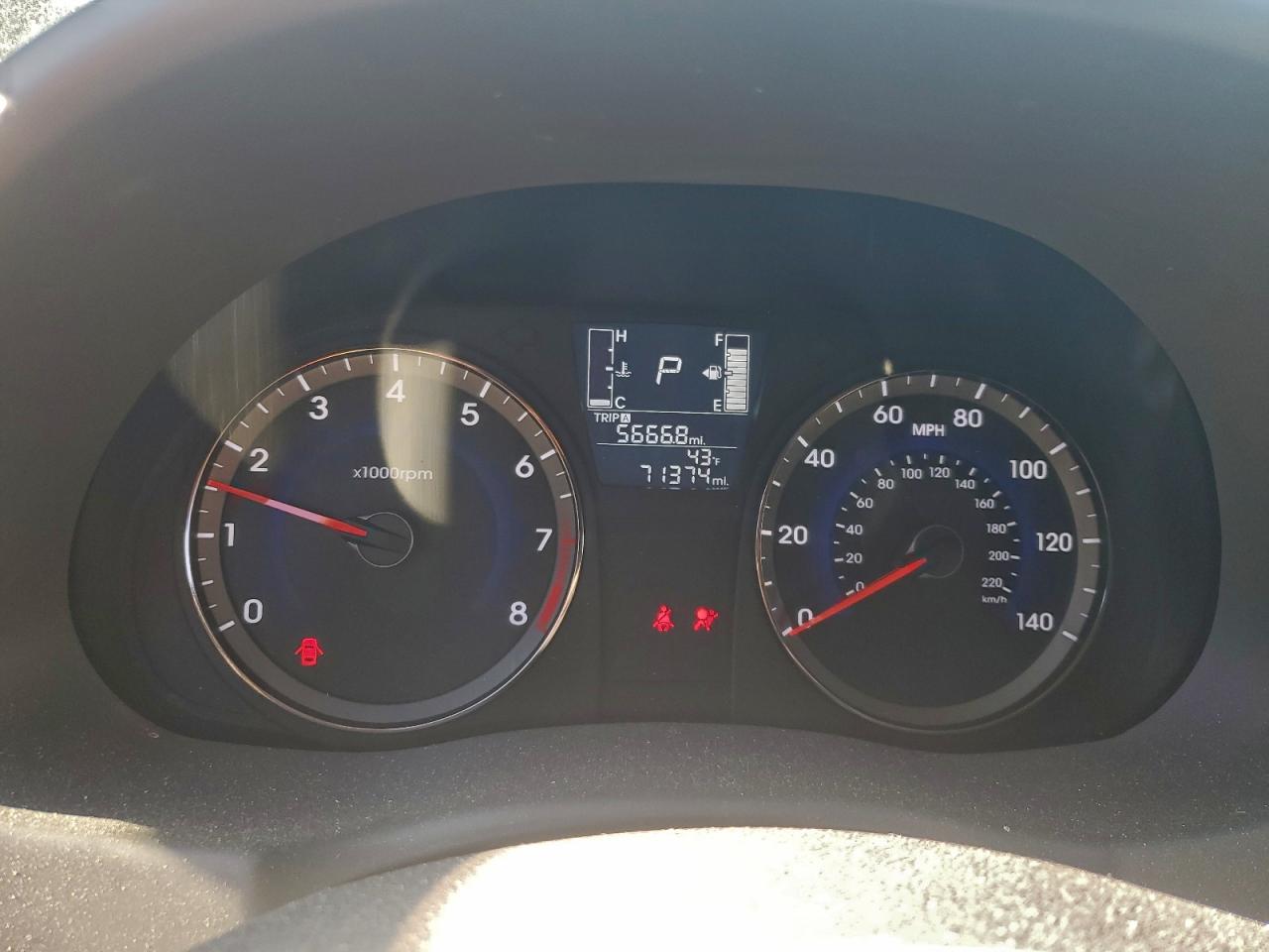 Hyundai ACCENT Se Image 6