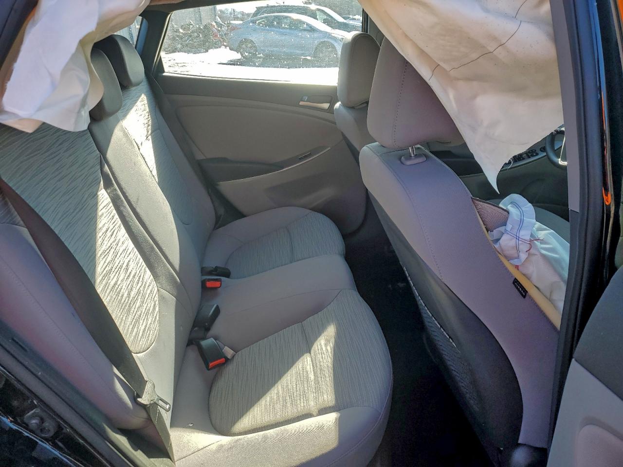 Hyundai ACCENT Se Image 8