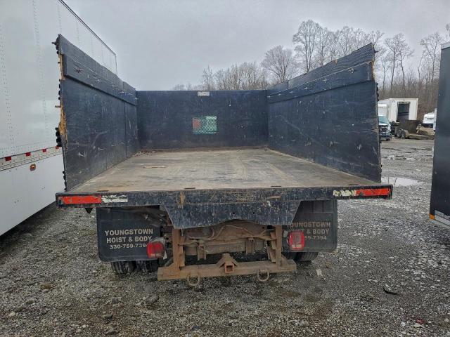 Ford F-450 Super Duty Image 4