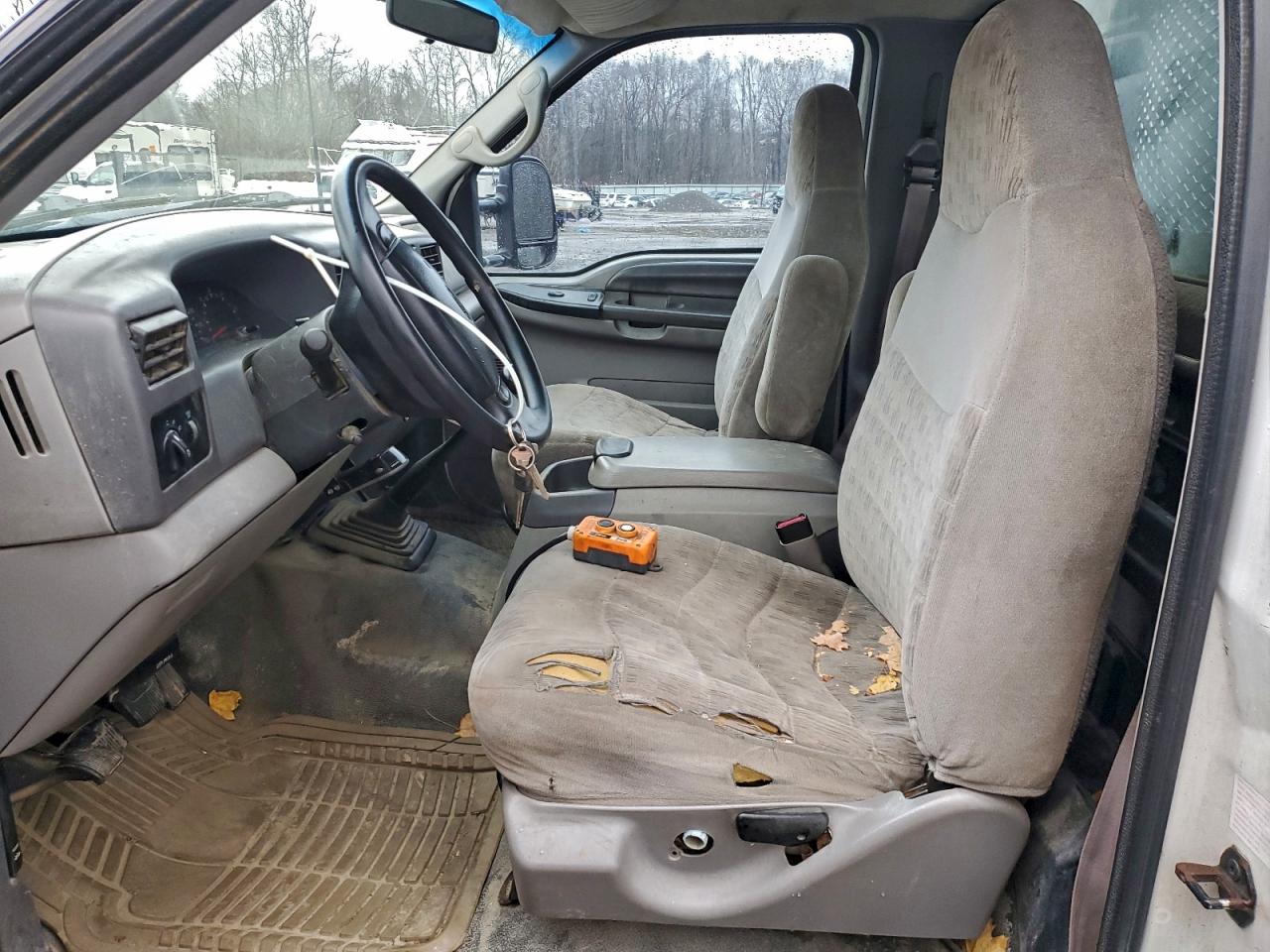 Ford F-450 Super Duty Image 8