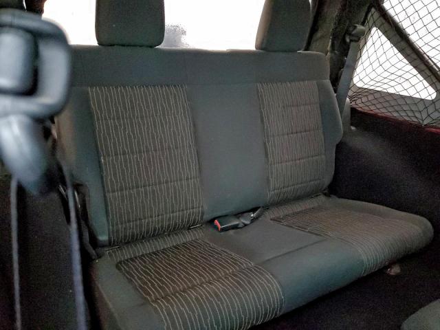 Jeep Wrangler Sahara Image 8