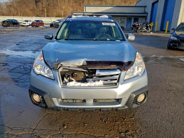 Subaru Outback 2.5i Limited Image 2