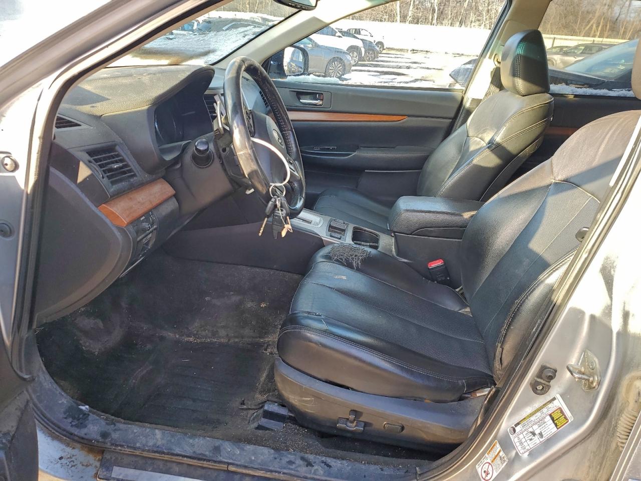 Subaru Outback 2.5i Limited Image 11