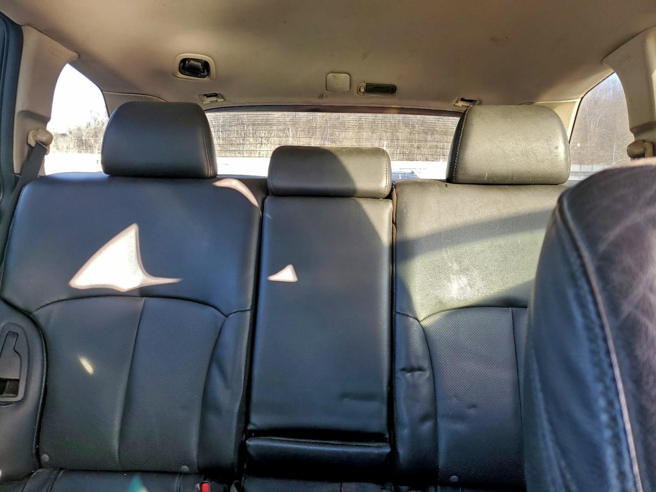 Subaru Outback 2.5i Limited Image 13