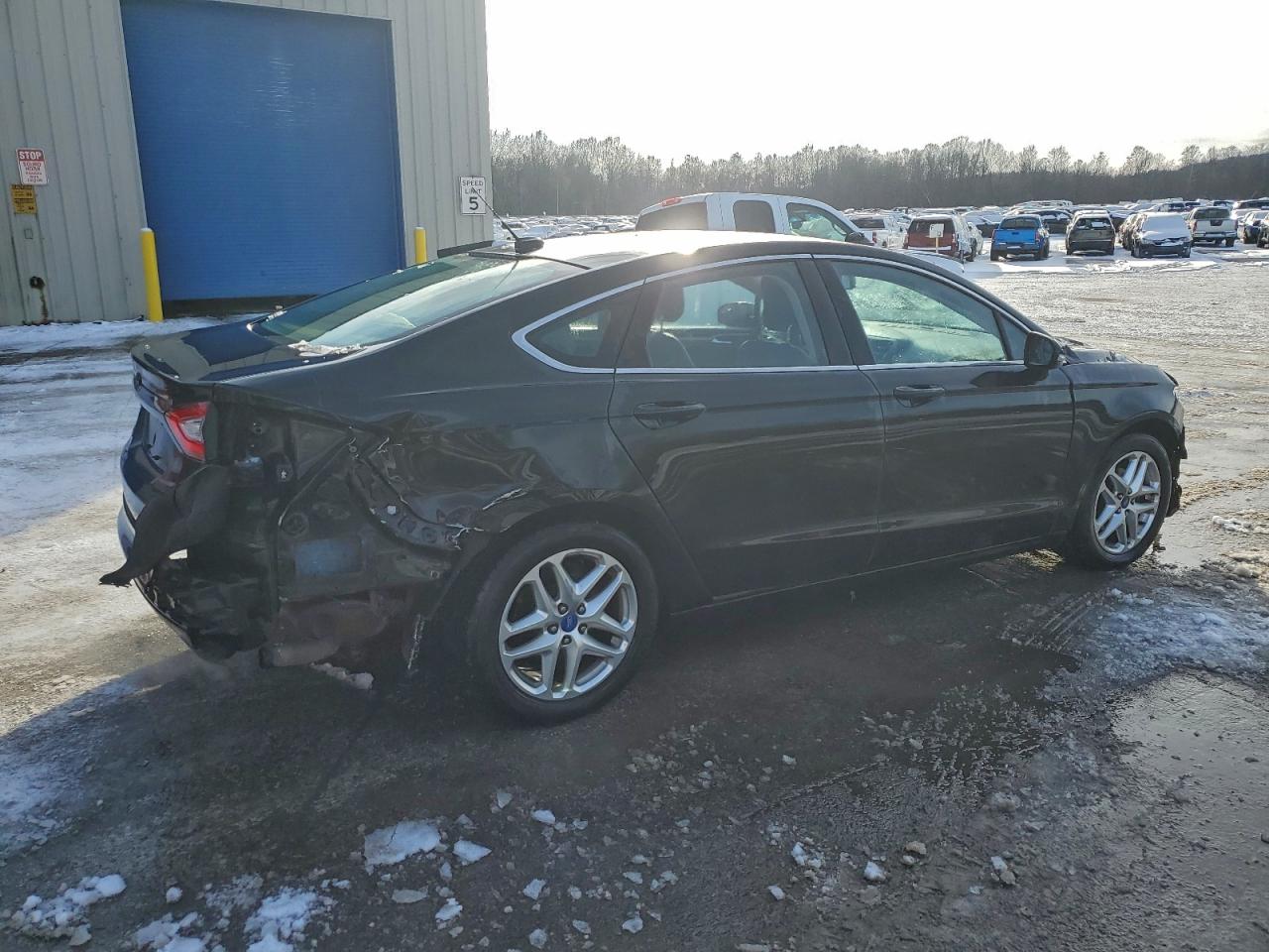 Ford Fusion Se Image 2