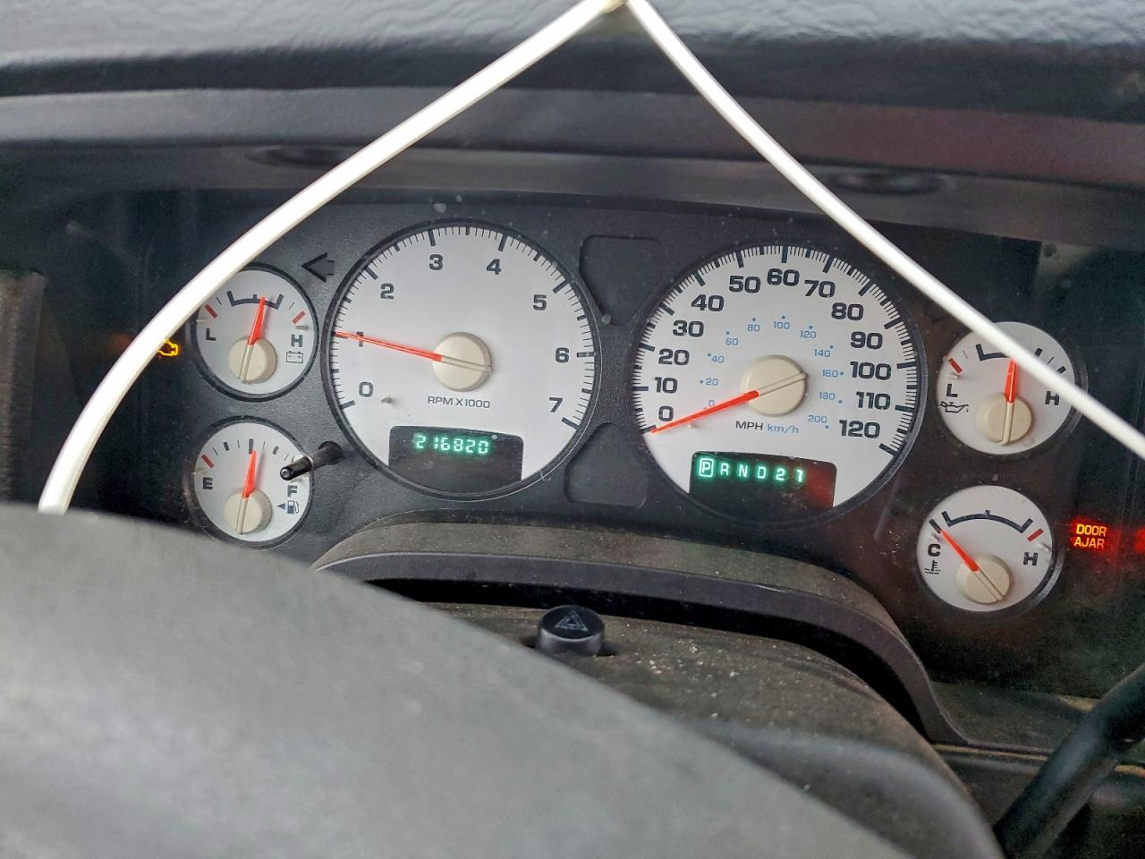 Dodge Ram 2500 St Image 9