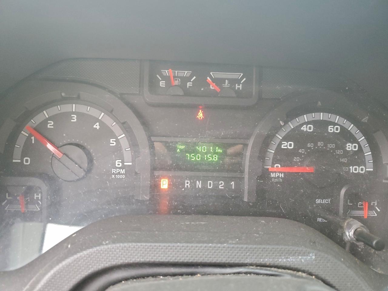 Ford Econoline E250 Van Image 11