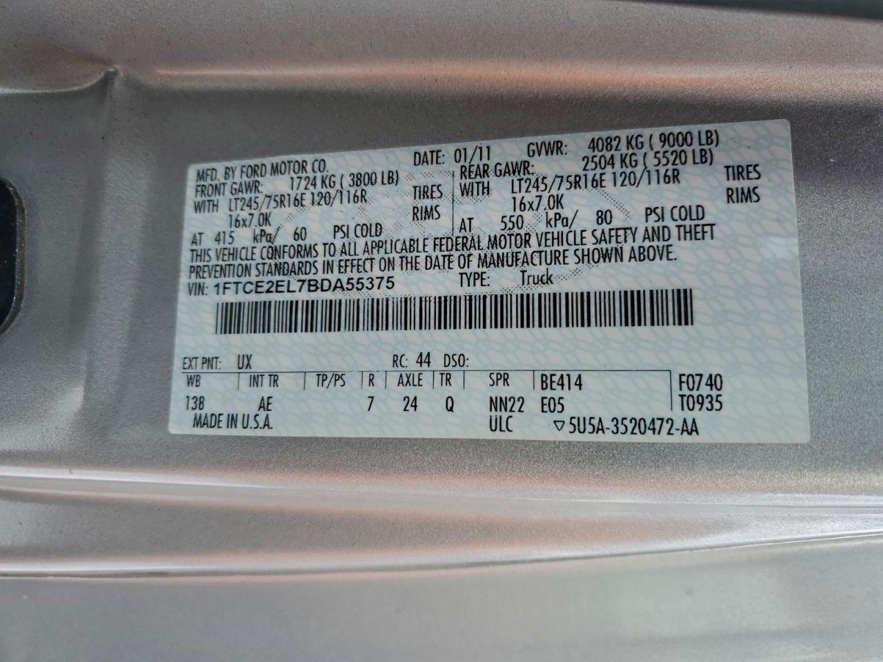 Ford Econoline E250 Van Image 9